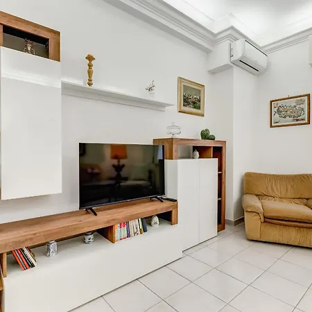 Cozy 2-bedroom Flat With Balcony In Monteverde Appartement Rome