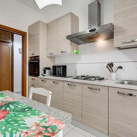 Cozy 2-bedroom Flat With Balcony In Monteverde Appartement