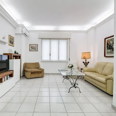Cozy 2-bedroom Flat With Balcony In Monteverde Rome