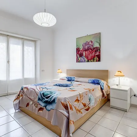 Cozy 2-bedroom Flat With Balcony In Monteverde *