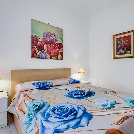Apartment Cozy 2-bedroom Flat With Balcony In Monteverde Rome