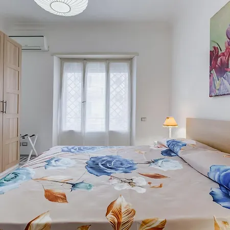 Apartment Cozy 2-bedroom Flat With Balcony In Monteverde *