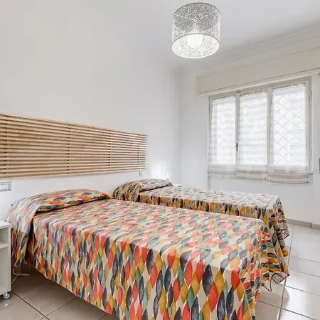 Apartment Cozy 2-bedroom Flat With Balcony In Monteverde *
