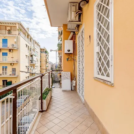 Cozy 2-bedroom Flat With Balcony In Monteverde *