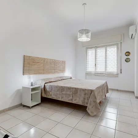 Apartment Cozy 2-bedroom Flat With Balcony In Monteverde