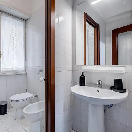 Apartment Cozy 2-bedroom Flat With Balcony In Monteverde Rome