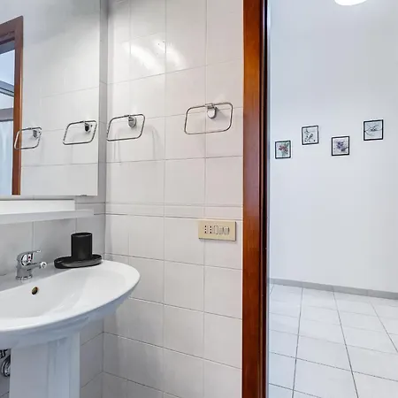 Cozy 2-bedroom Flat With Balcony In Monteverde *
