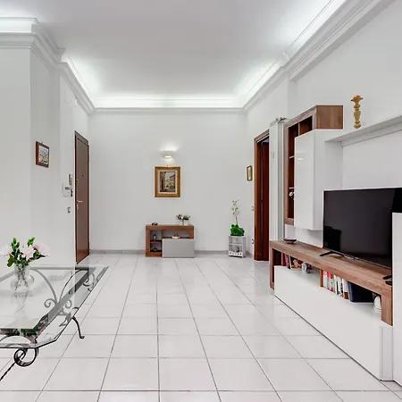 Apartment Cozy 2-bedroom Flat With Balcony In Monteverde Rome