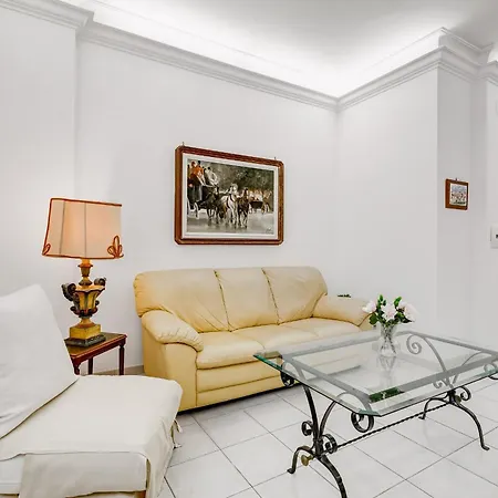 Apartment Cozy 2-bedroom Flat With Balcony In Monteverde