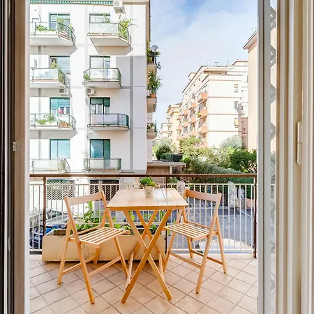 Apartment Cozy 2-bedroom Flat With Balcony In Monteverde *