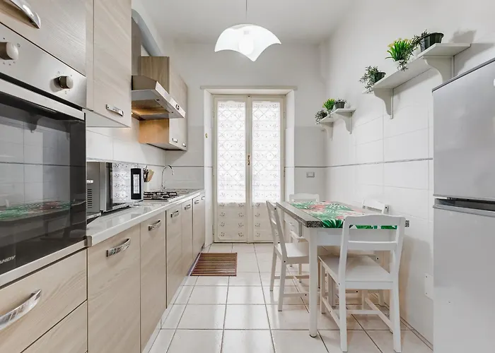 Cozy 2-bedroom Flat With Balcony In Monteverde Апартаменты