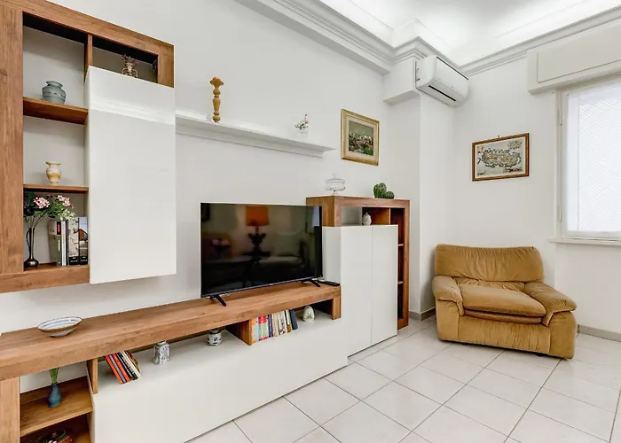 Cozy 2-bedroom Flat With Balcony In Monteverde Апартаменты Рим