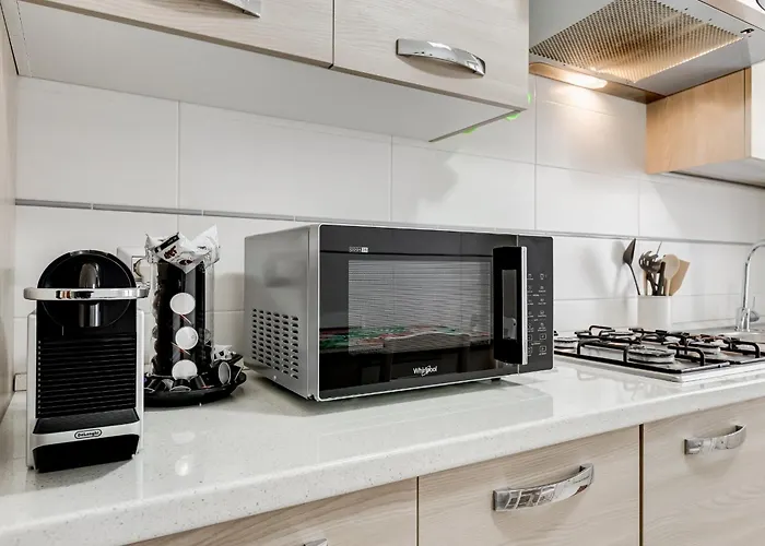 Апартаменты Cozy 2-bedroom Flat With Balcony In Monteverde Рим