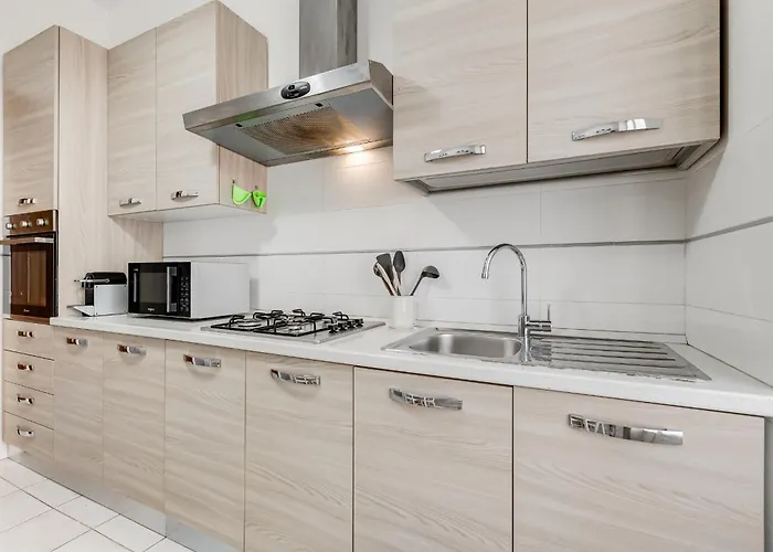 Cozy 2-bedroom Flat With Balcony In Monteverde Рим