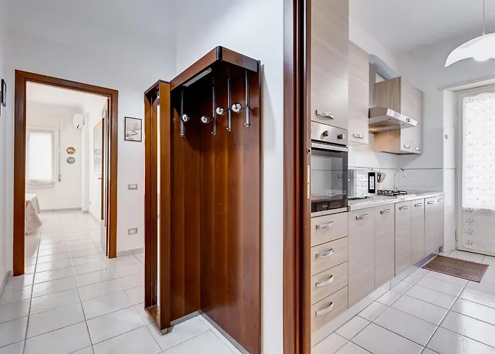 Апартаменты Cozy 2-bedroom Flat With Balcony In Monteverde