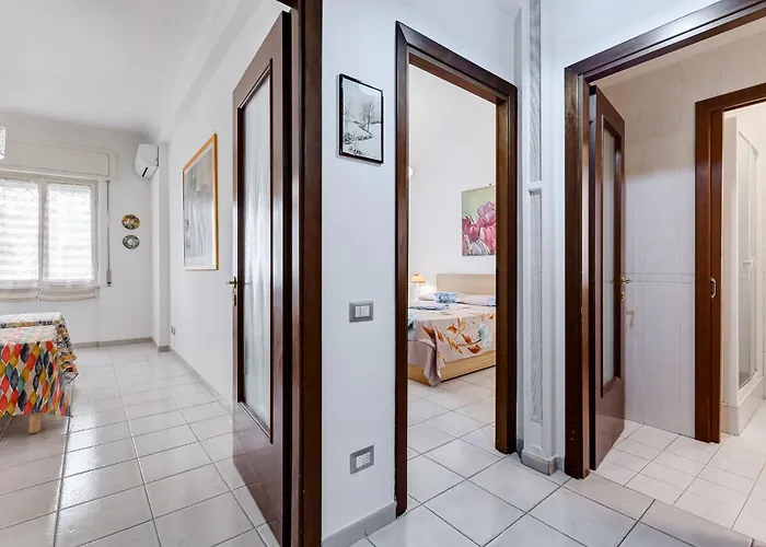 Апартаменты Cozy 2-bedroom Flat With Balcony In Monteverde Рим