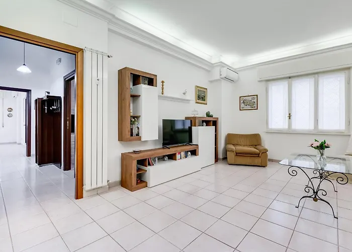 Cozy 2-bedroom Flat With Balcony In Monteverde *