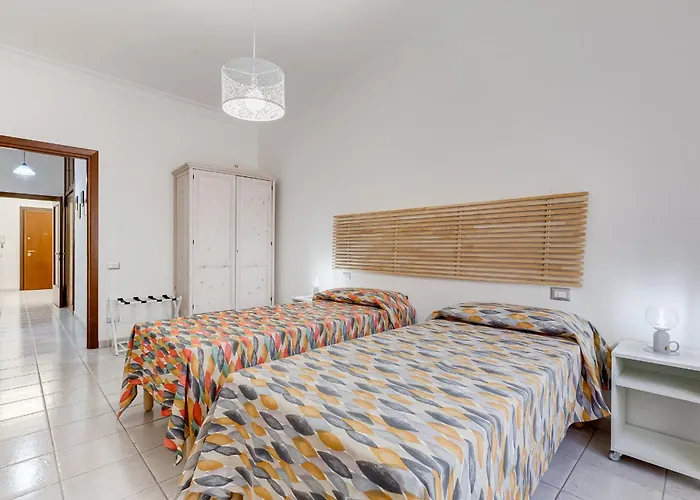 Cozy 2-bedroom Flat With Balcony In Monteverde Апартаменты *