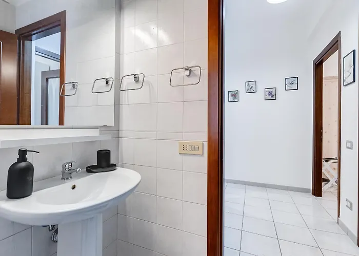 Cozy 2-bedroom Flat With Balcony In Monteverde *