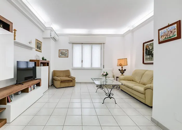 Cozy 2-bedroom Flat With Balcony In Monteverde Рим