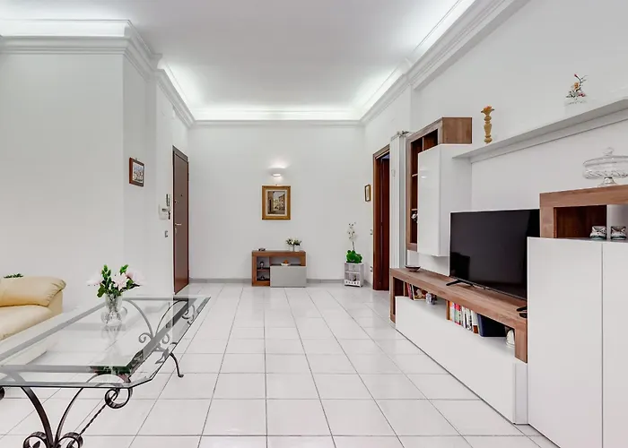 Апартаменты Cozy 2-bedroom Flat With Balcony In Monteverde Рим