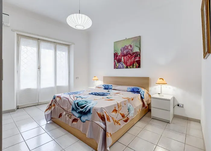 Cozy 2-bedroom Flat With Balcony In Monteverde *