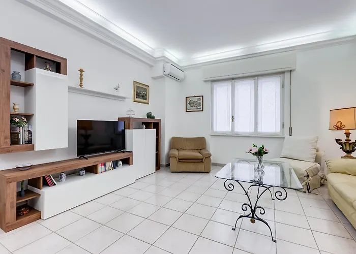 Cozy 2-bedroom Flat With Balcony In Monteverde Апартаменты